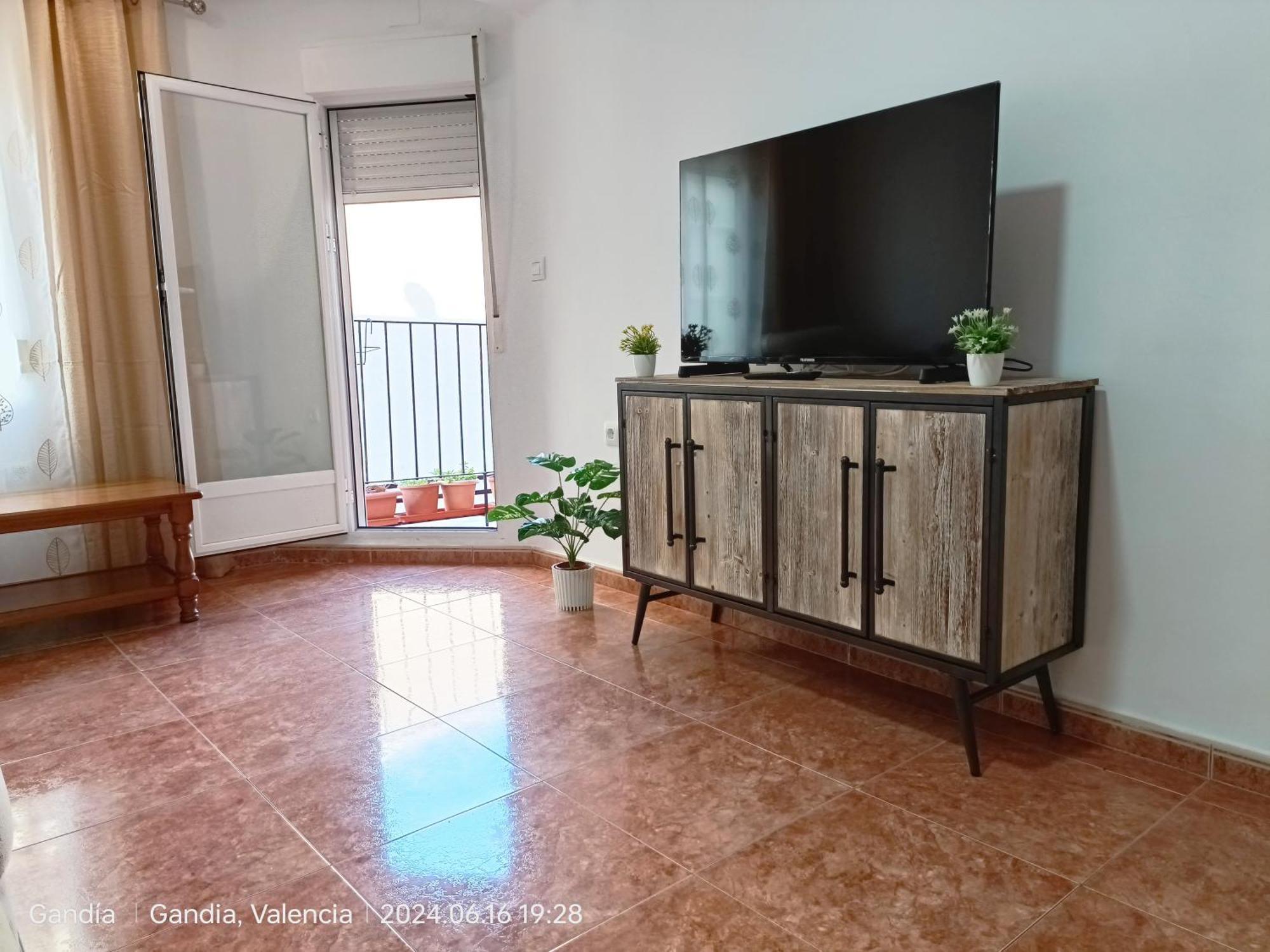 Daoiz, Vivienda Vacacional Para Familias Y Mayores De 25 Anos En El Grao De Gandia 3Ro Sin Ascensor Playa de Gandia Exterior photo